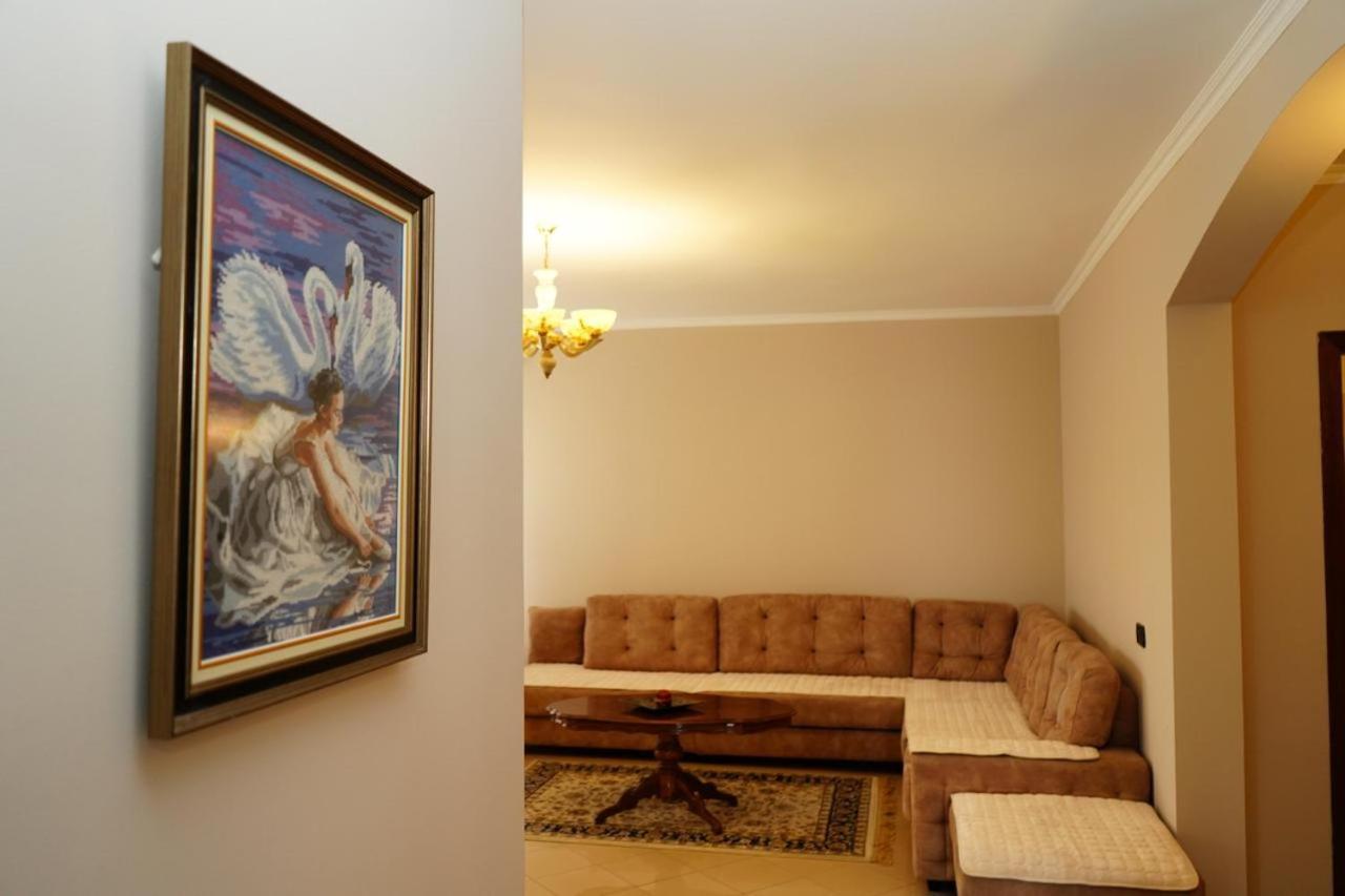 New Bazaar Bliss Apartment Tiranë Luaran gambar
