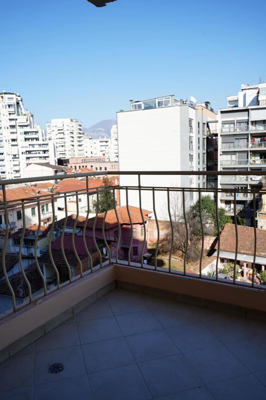 New Bazaar Bliss Apartment Tiranë Luaran gambar